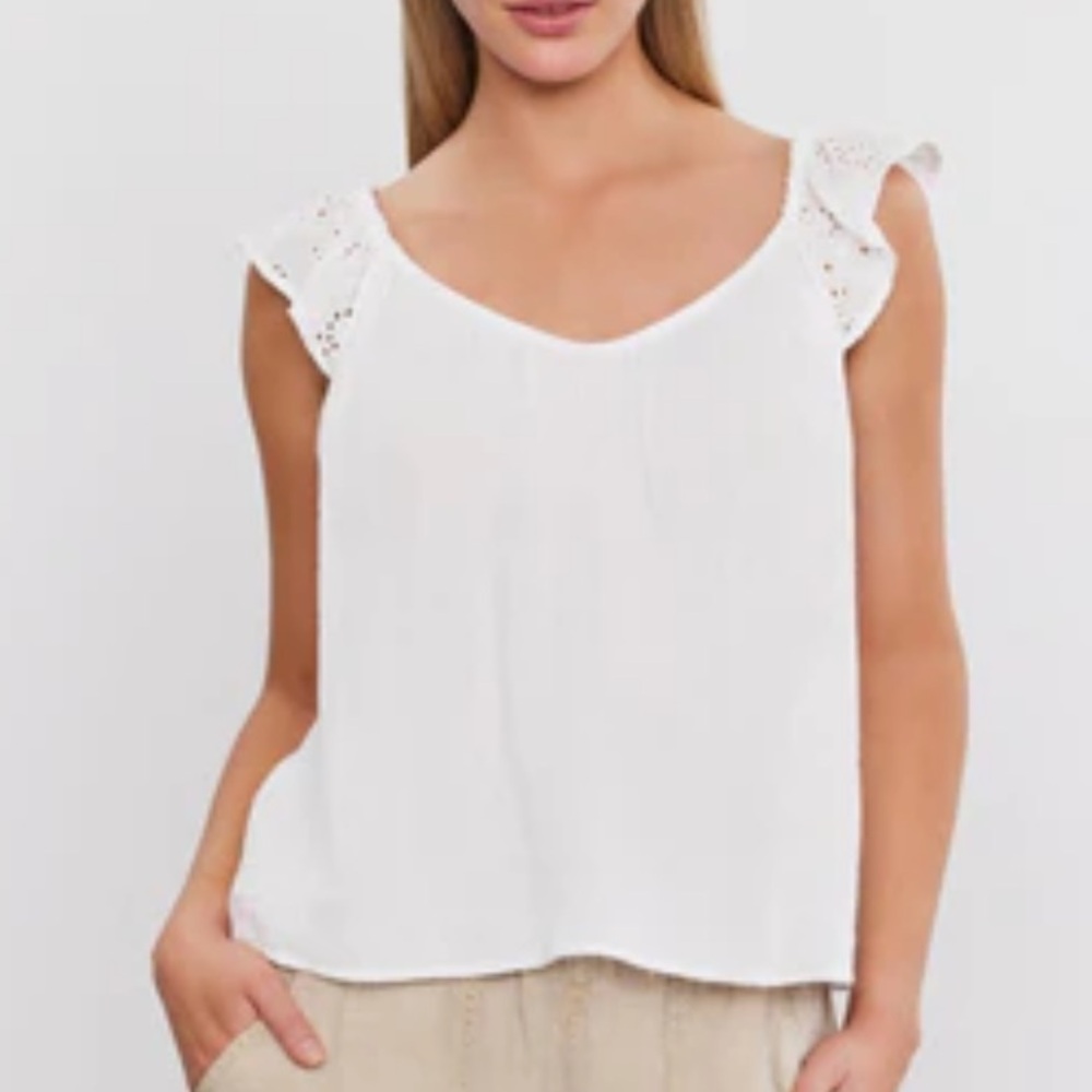 Velvet by Graham & Spencer White Textured Blouse